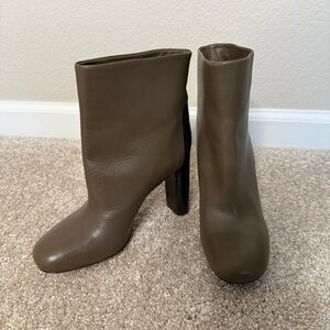 NEW Vince Leather Ankle Boots